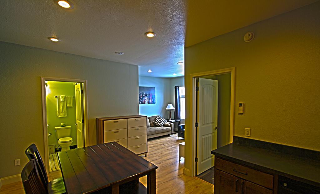 בילינגס City Loft Apartments חדר תמונה